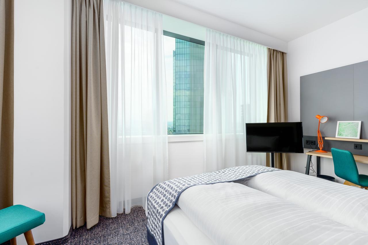 Clarion South Viena